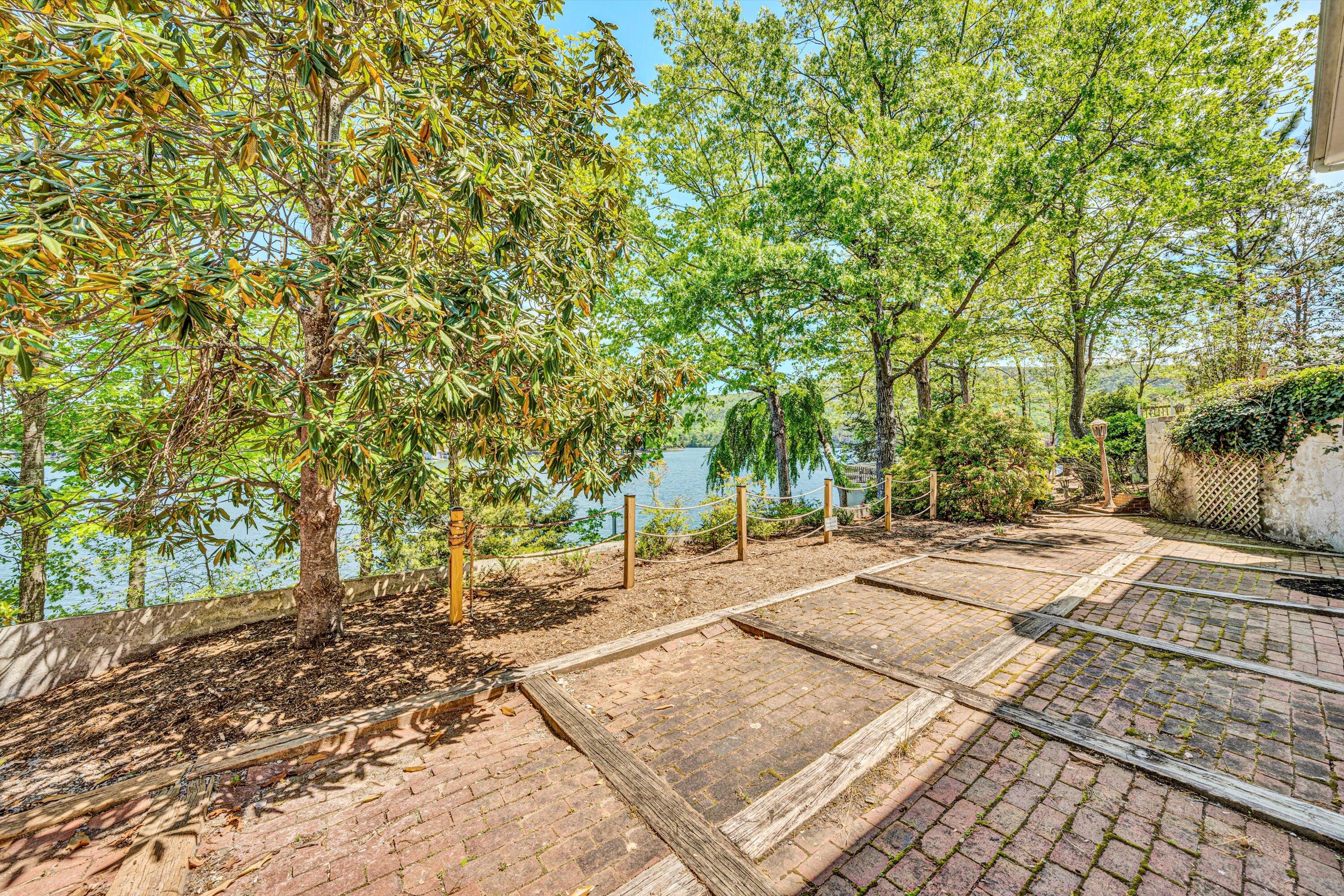 126 Tradewind Ter, Huddleston, Virginia image 50