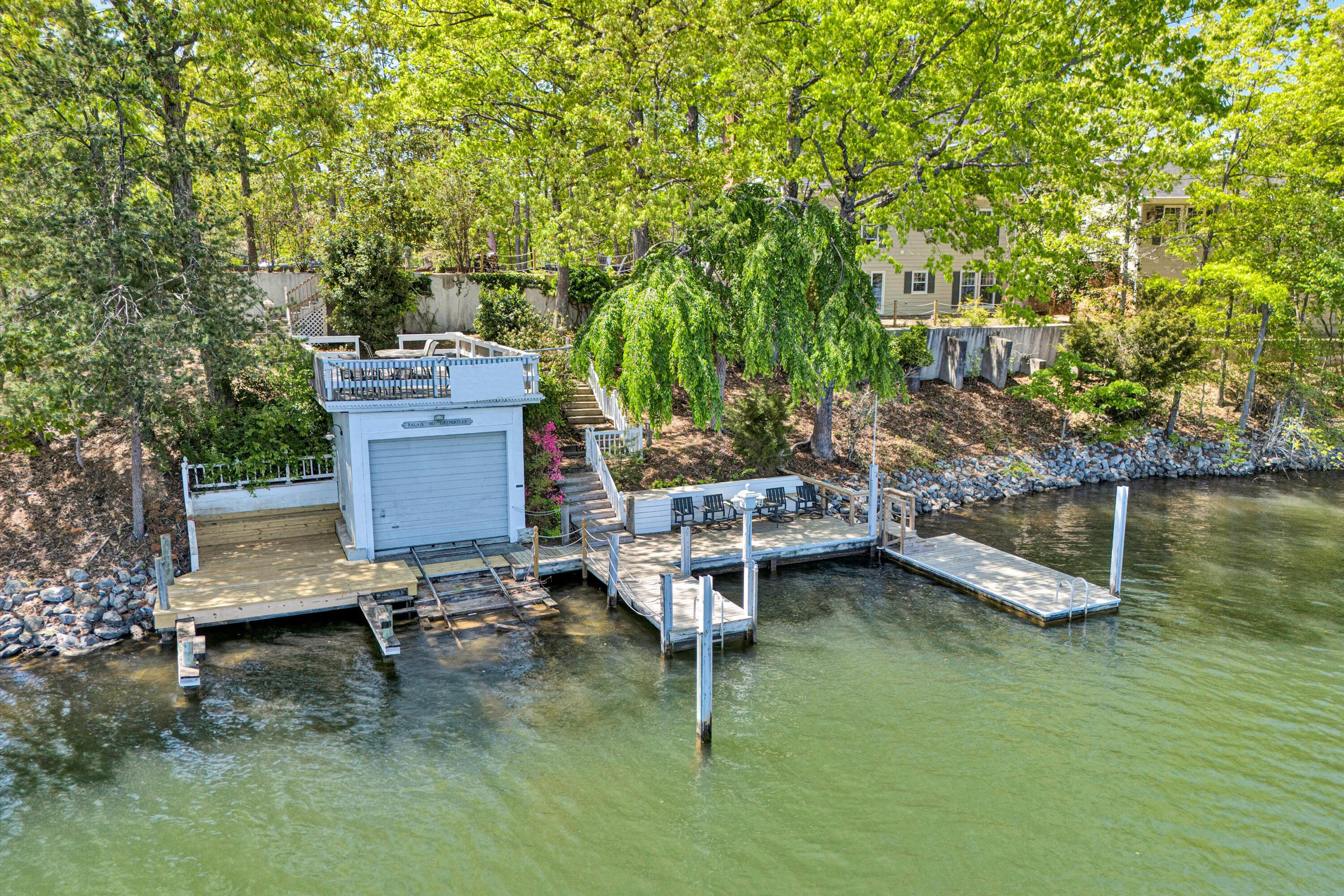 126 Tradewind Ter, Huddleston, Virginia image 5