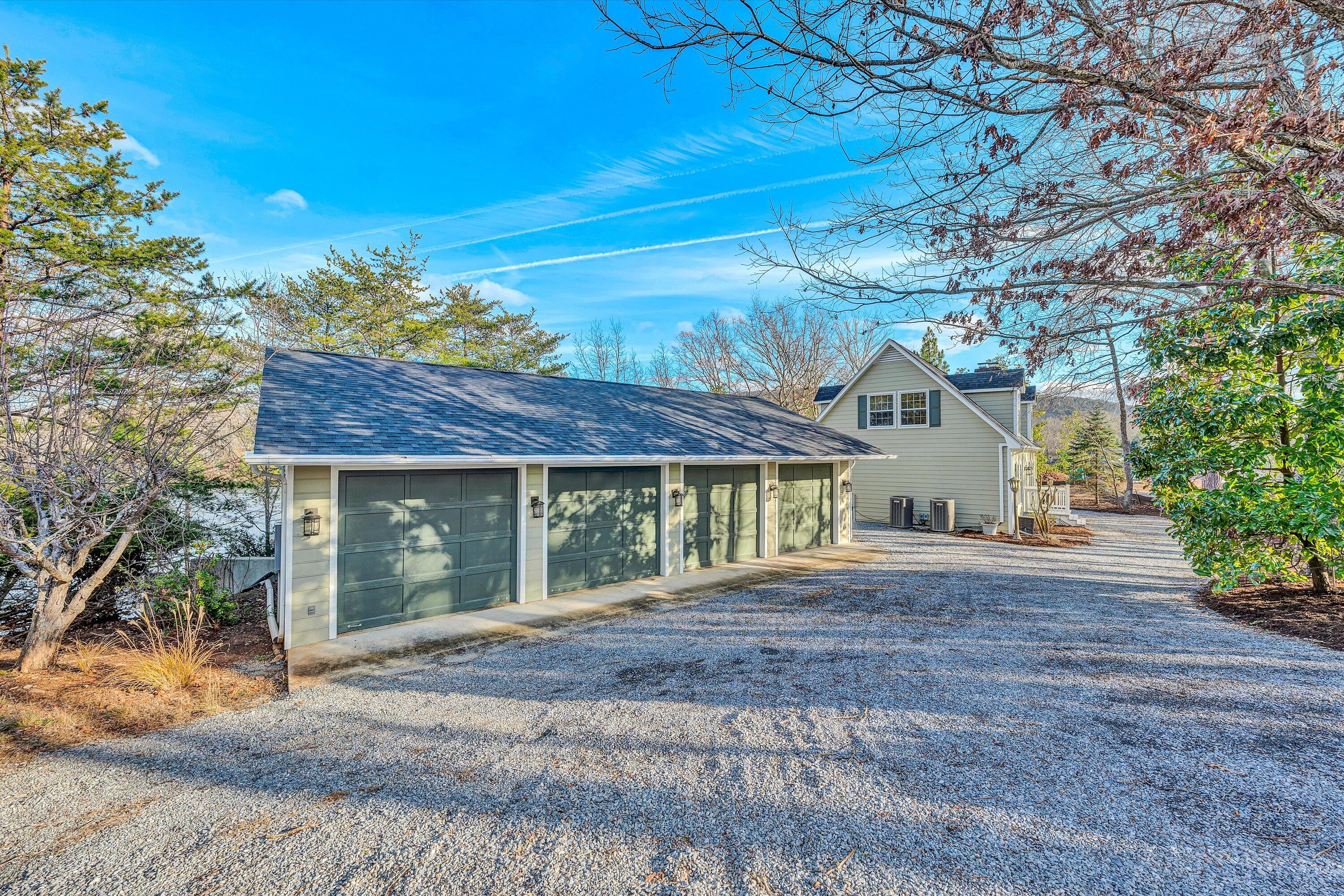 126 Tradewind Ter, Huddleston, Virginia image 11