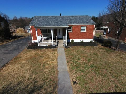Homes For Sale - 241 Lynn Haven Cir<br/> Vinton, VA 24179