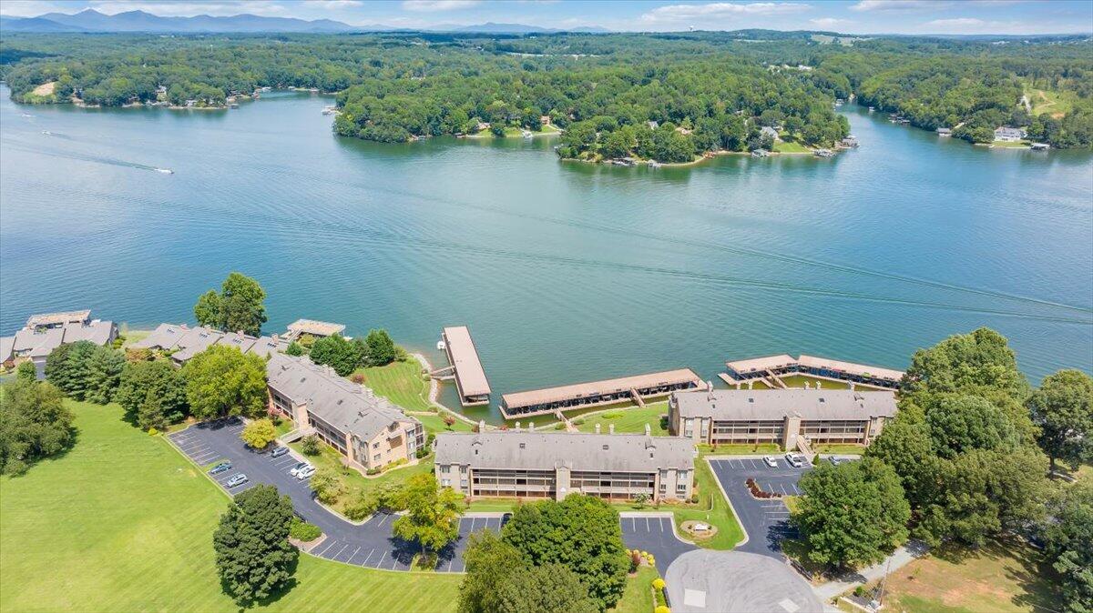 850 Gangplank Rd #310, Moneta, Virginia image 1