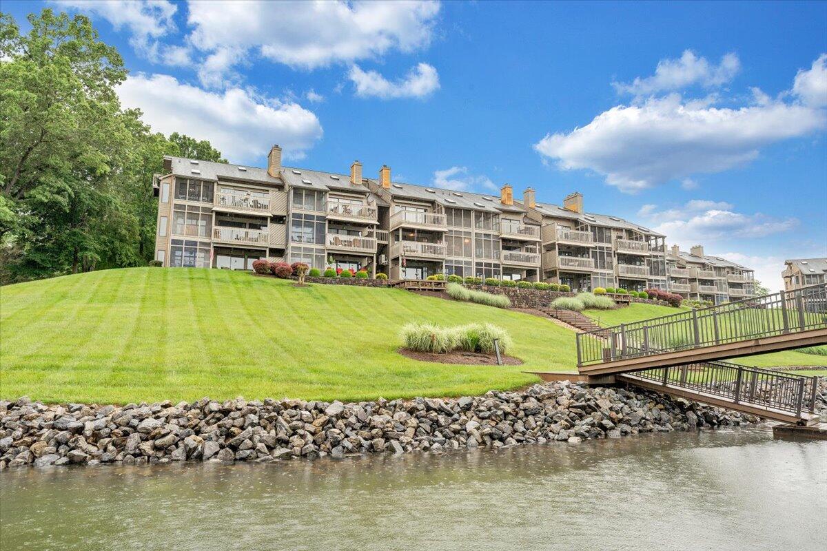 850 Gangplank Rd #310, Moneta, Virginia image 2