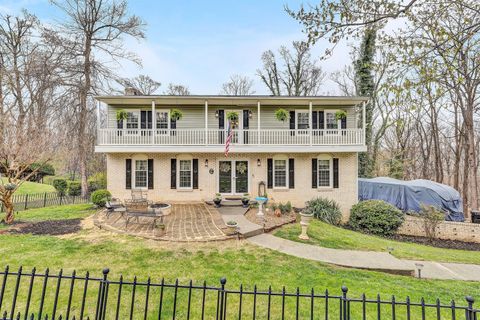 Homes For Sale - 1005 Chestnut Mountain Dr<br/> Vinton, VA 24179