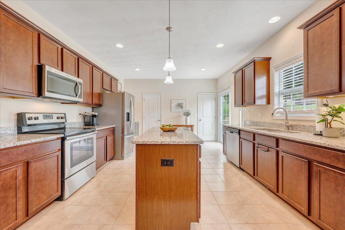 208 Edgemere Dr, Salem, Virginia image 21