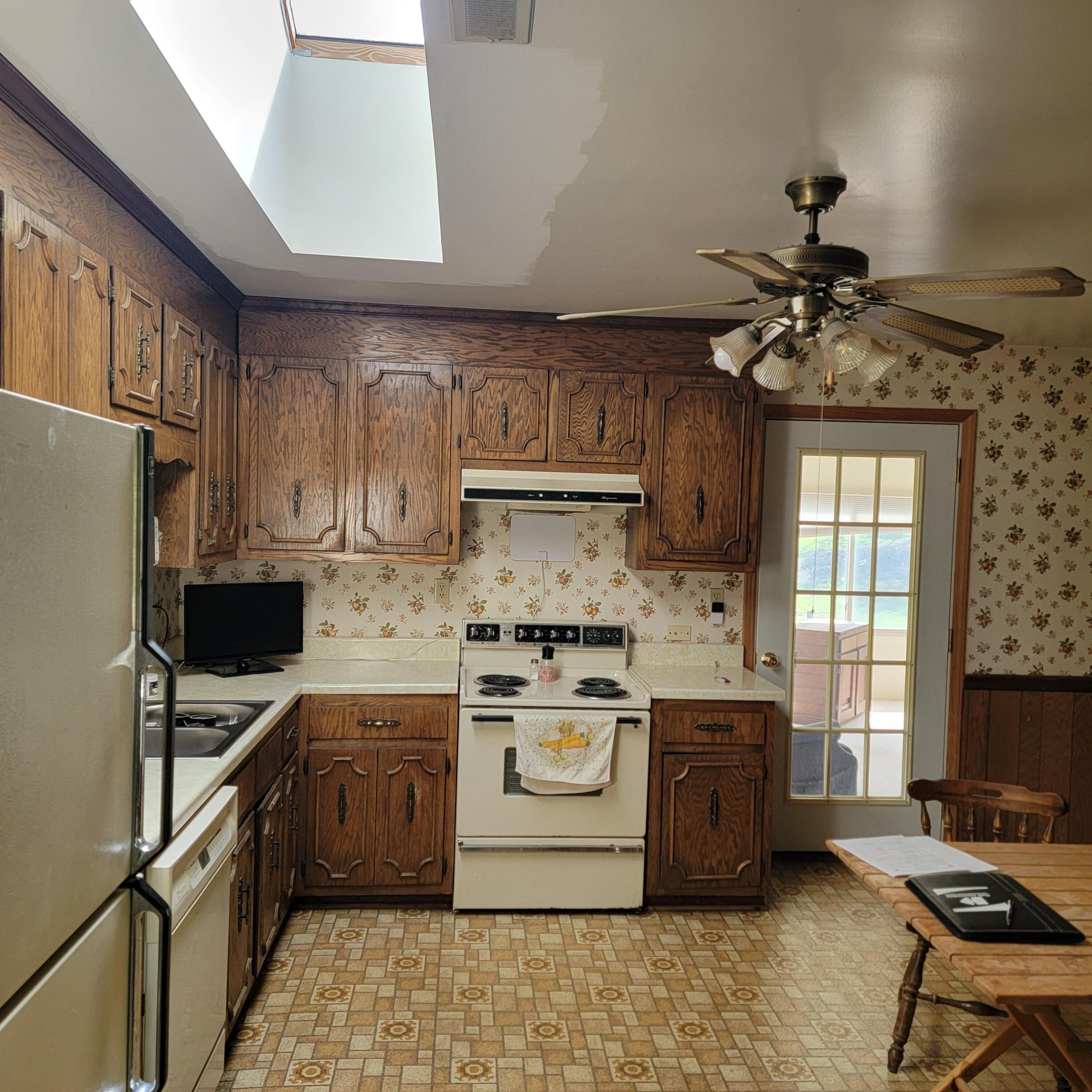 1106 Hogan Rd, Blue Ridge, Virginia image 2