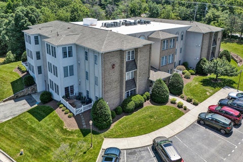 Condo For Sale - 4825 Glen Ivy Ln #APT 105<br/> Roanoke, VA 24018