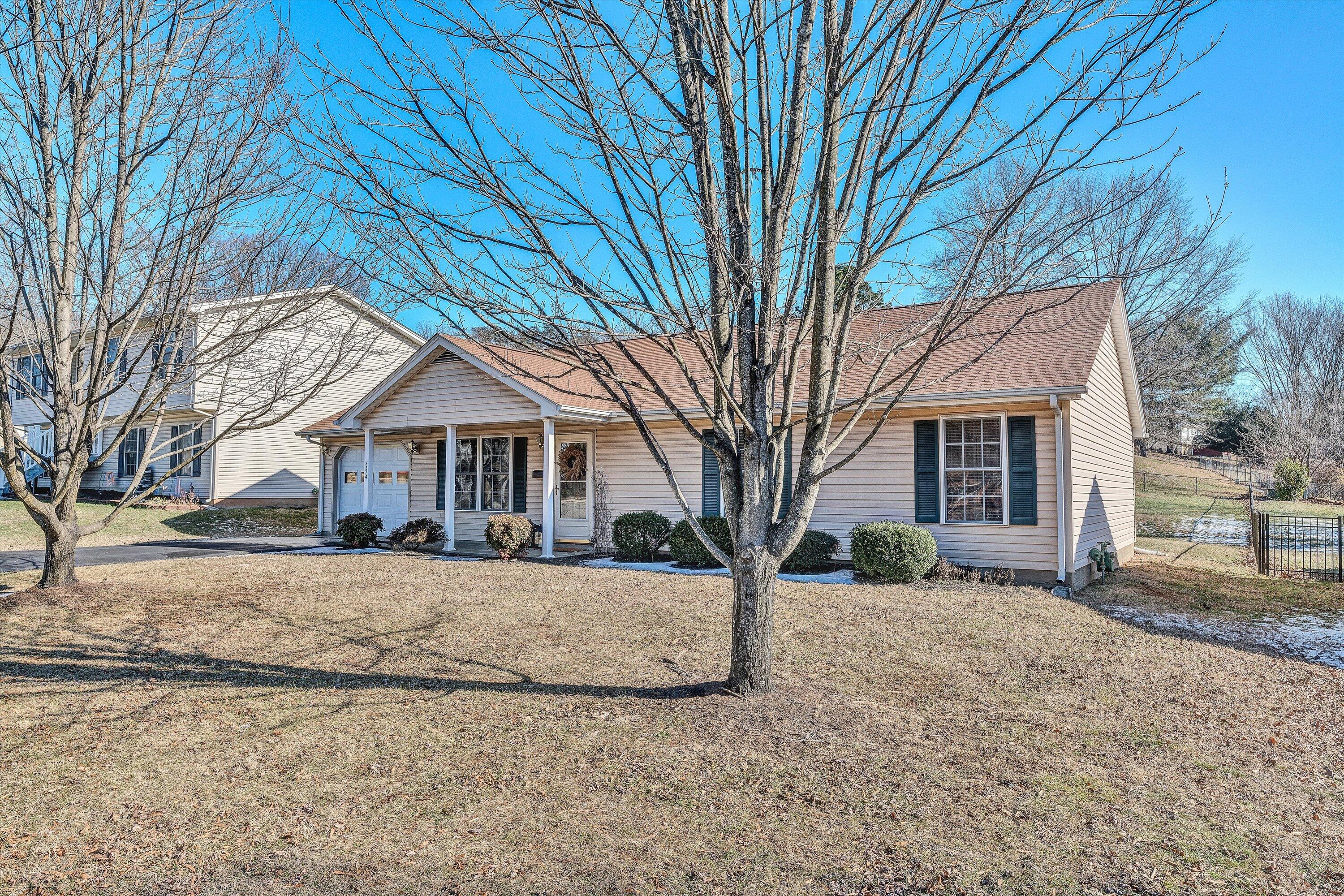 3374 Village Ct, Roanoke, Virginia image 2