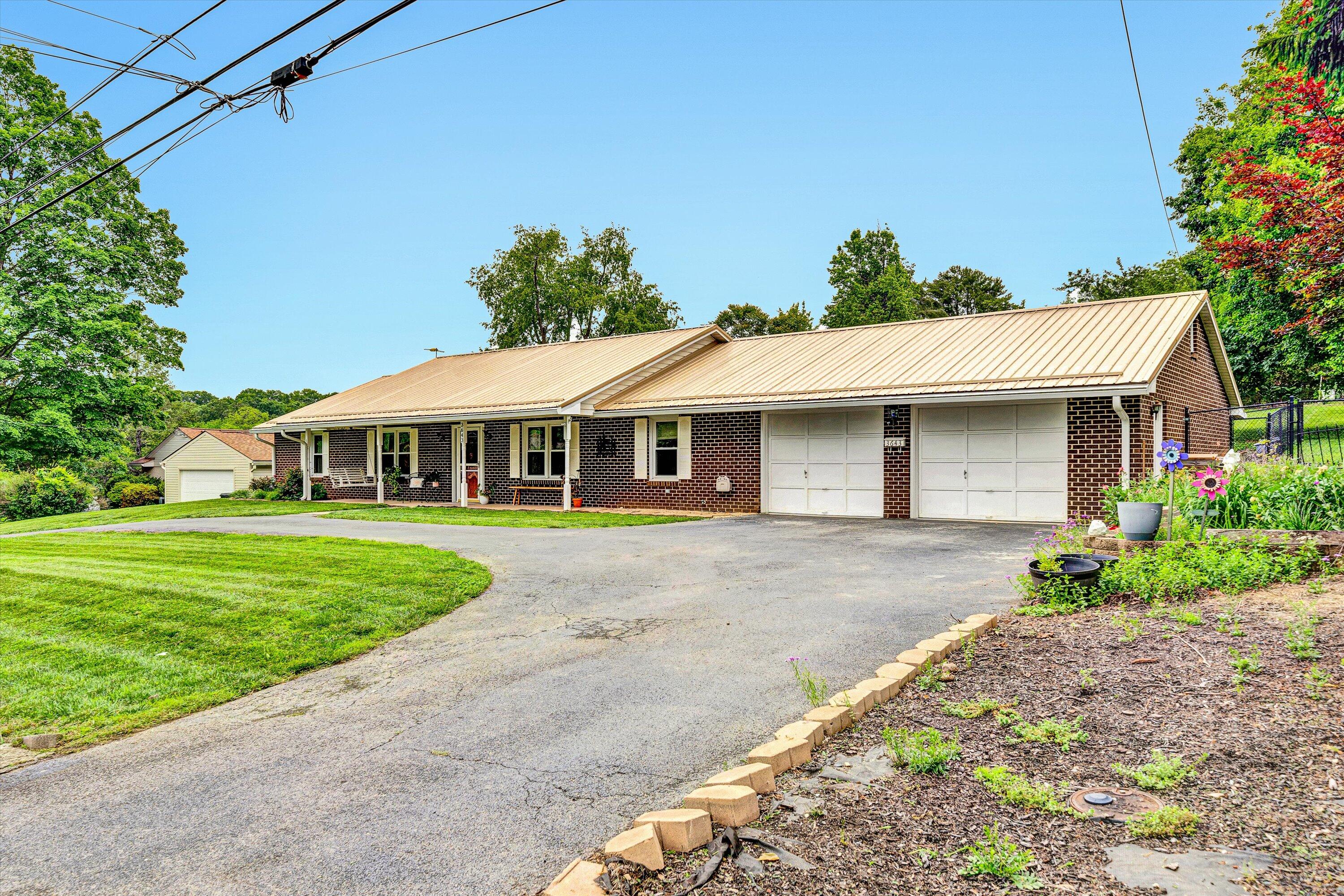 3643 Larson Ln, Roanoke, Virginia image 3