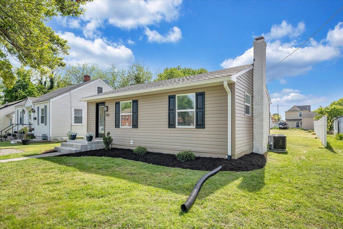 719 Delaware St, Salem, Virginia image 25