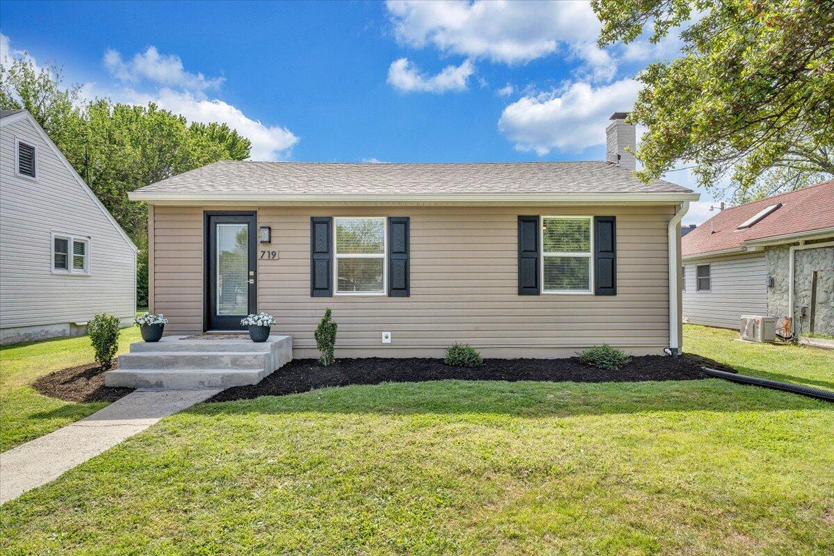 719 Delaware St, Salem, Virginia image 1