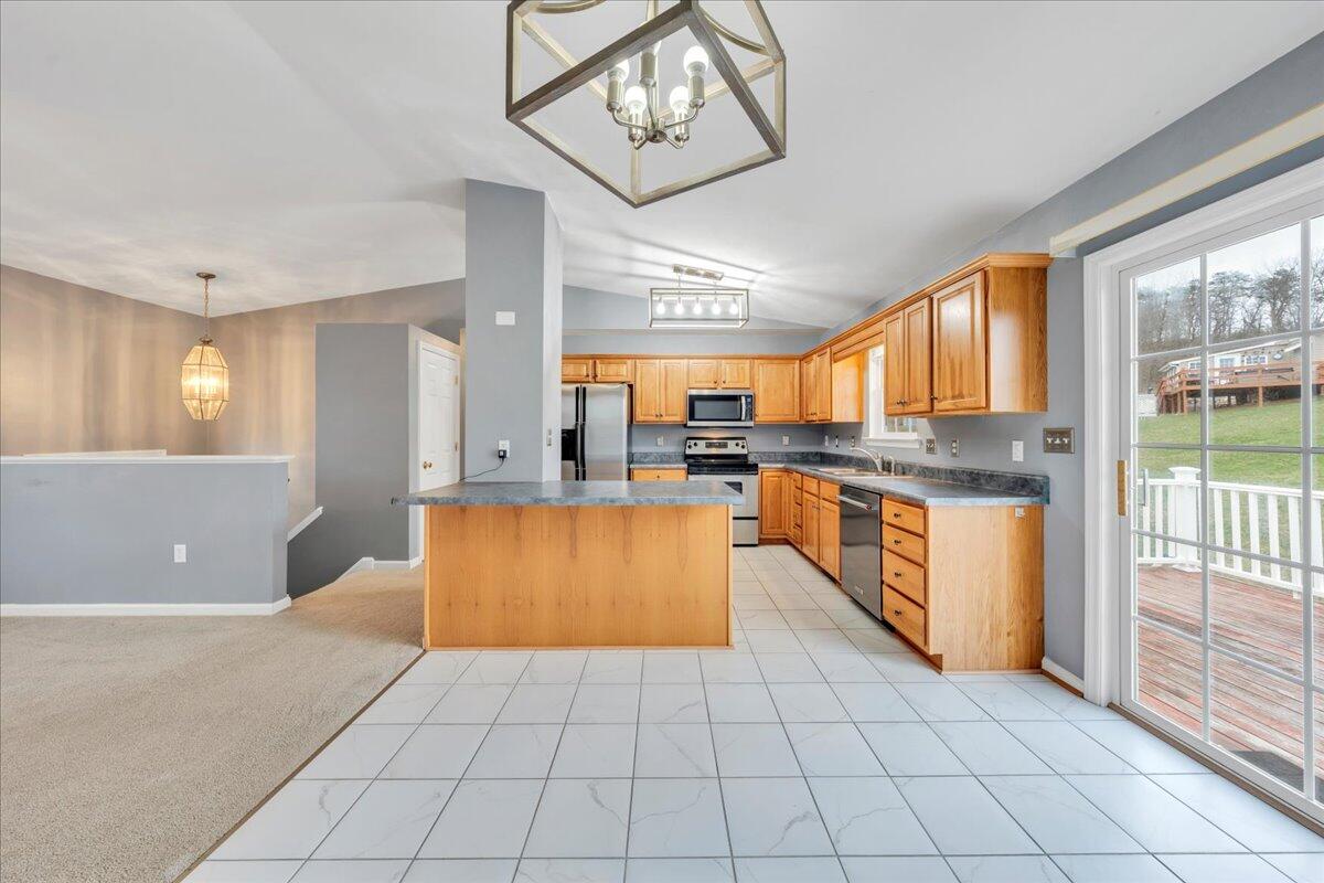 3382 Village Court Ln, Roanoke, Virginia image 16