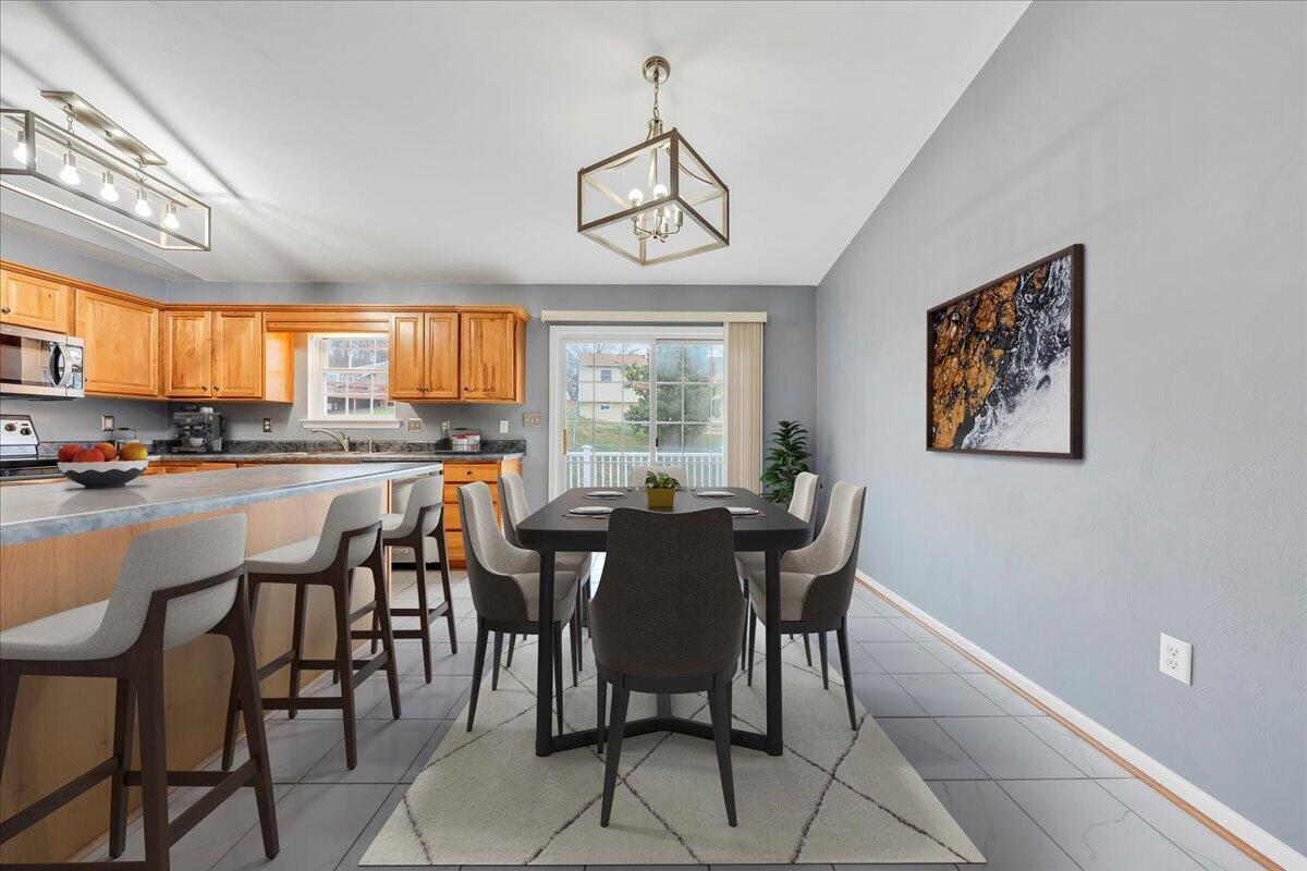 3382 Village Court Ln, Roanoke, Virginia image 3