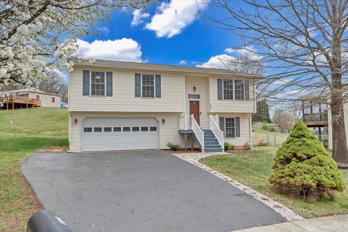 3382 Village Court Ln, Roanoke, Virginia image 31