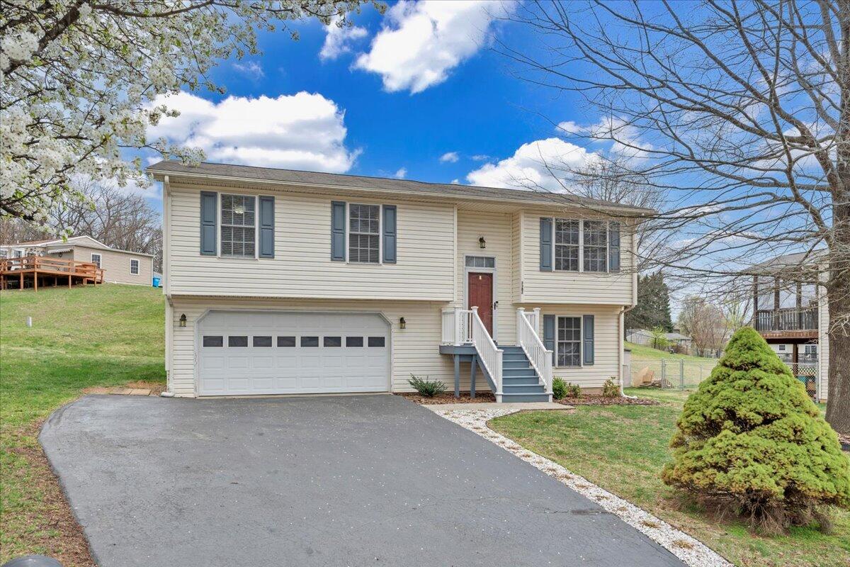 3382 Village Court Ln, Roanoke, Virginia image 28