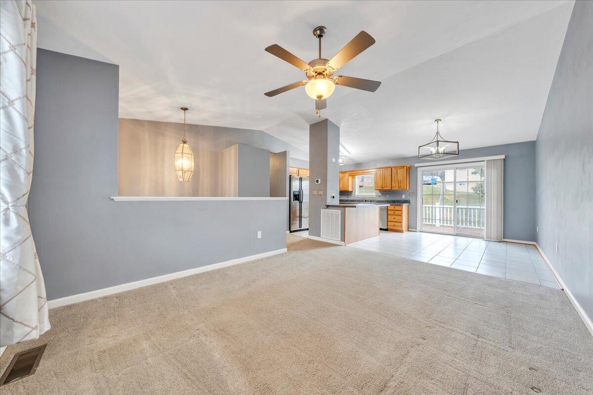 3382 Village Court Ln, Roanoke, Virginia image 15