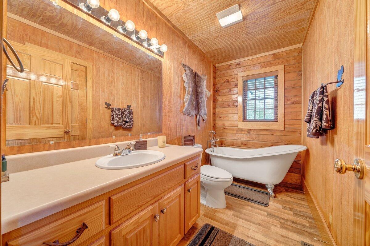 1644 Long Branch Hill Rd, Ferrum, Virginia image 16