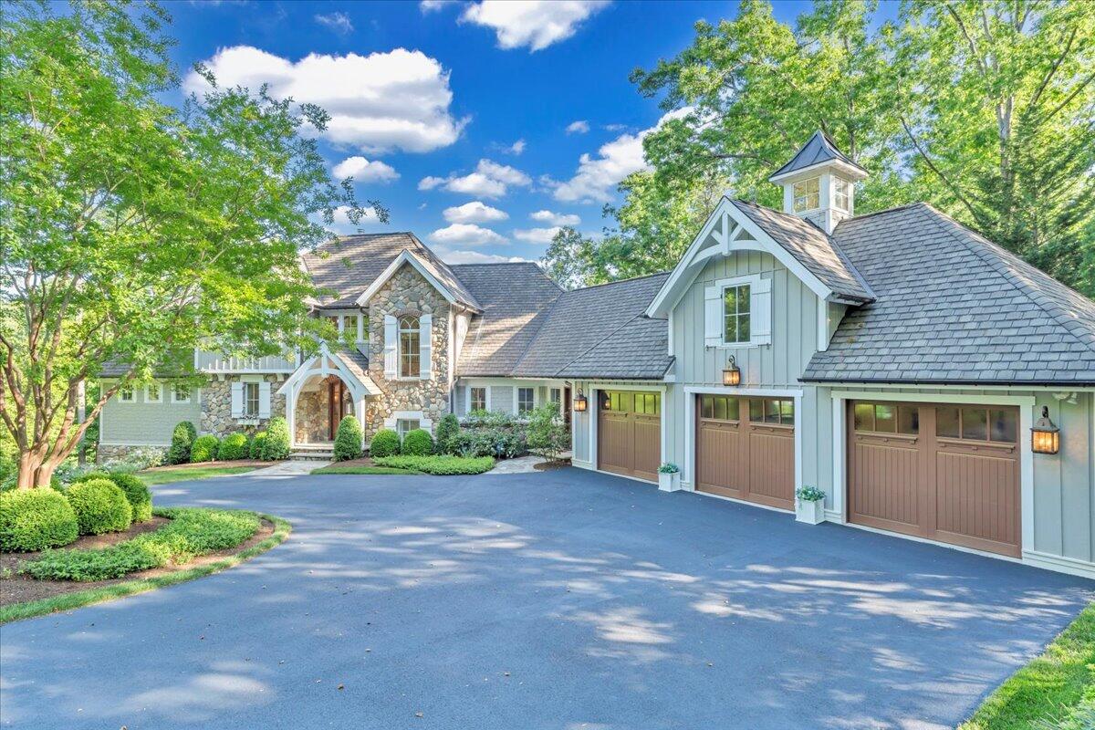 549 Island Pointe Ln, Moneta, Virginia image 1