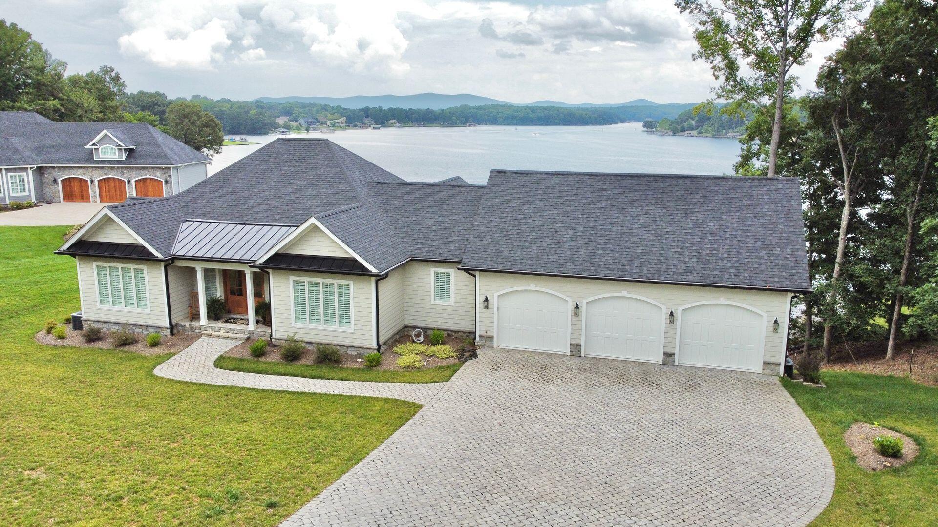 1115 Oakshire Ln, Wirtz, Virginia image 3