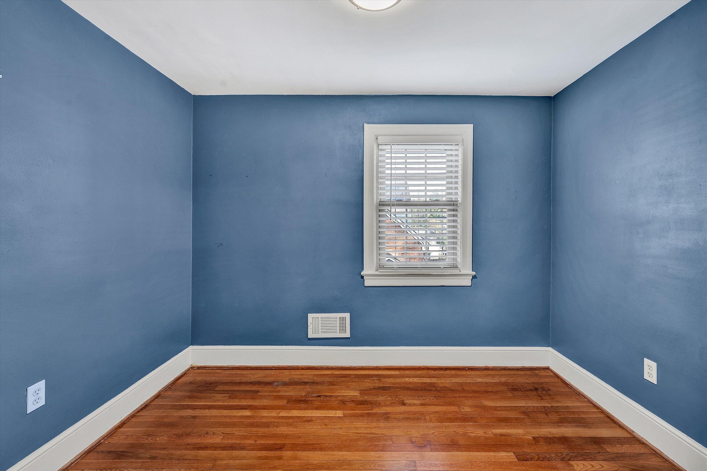 Roanoke, Virginia 24015, United States, 3 Bedrooms Bedrooms, ,2 BathroomsBathrooms,Residential,Pending,28100