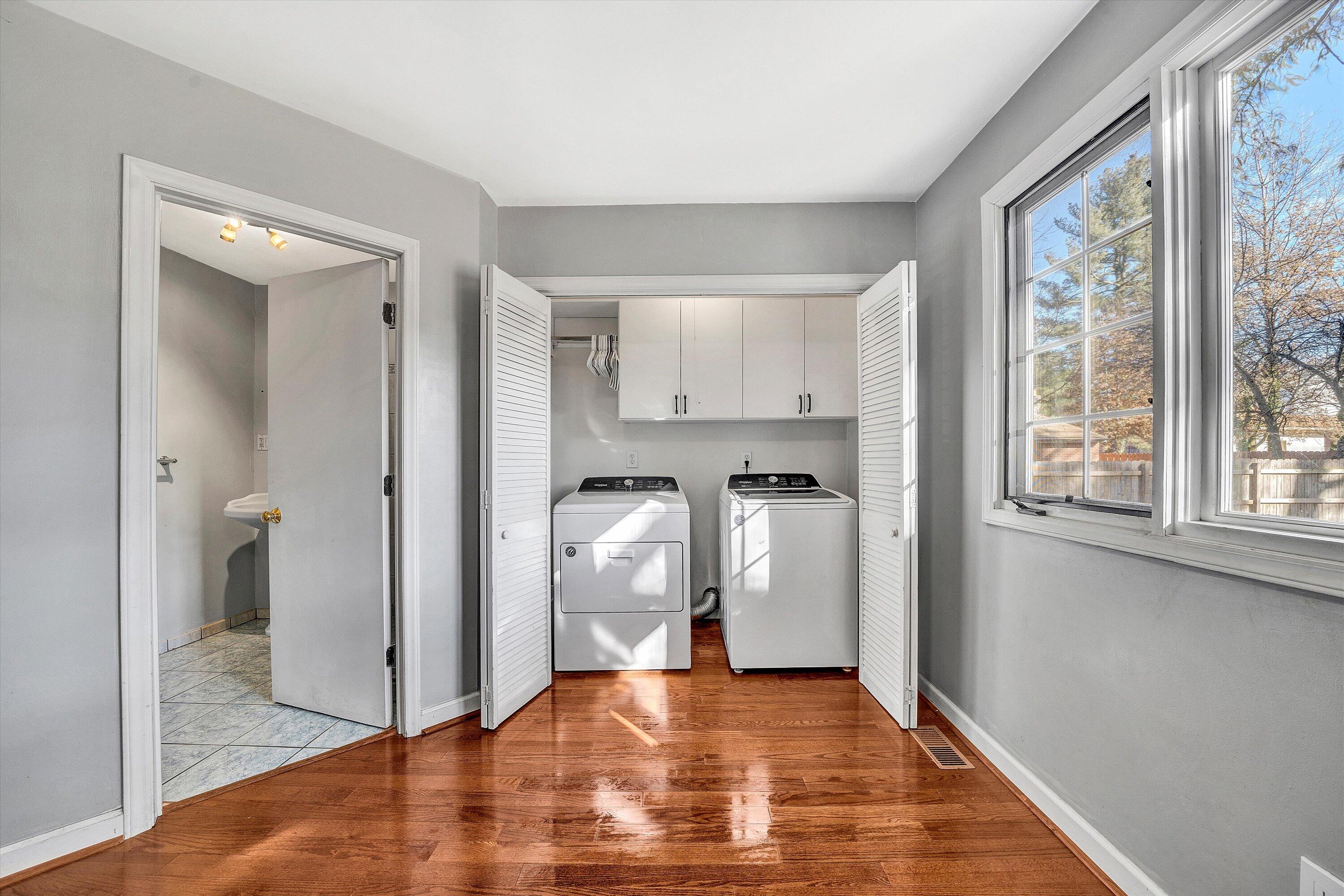 Roanoke, Virginia 24015, United States, 3 Bedrooms Bedrooms, ,2 BathroomsBathrooms,Residential,Pending,28100