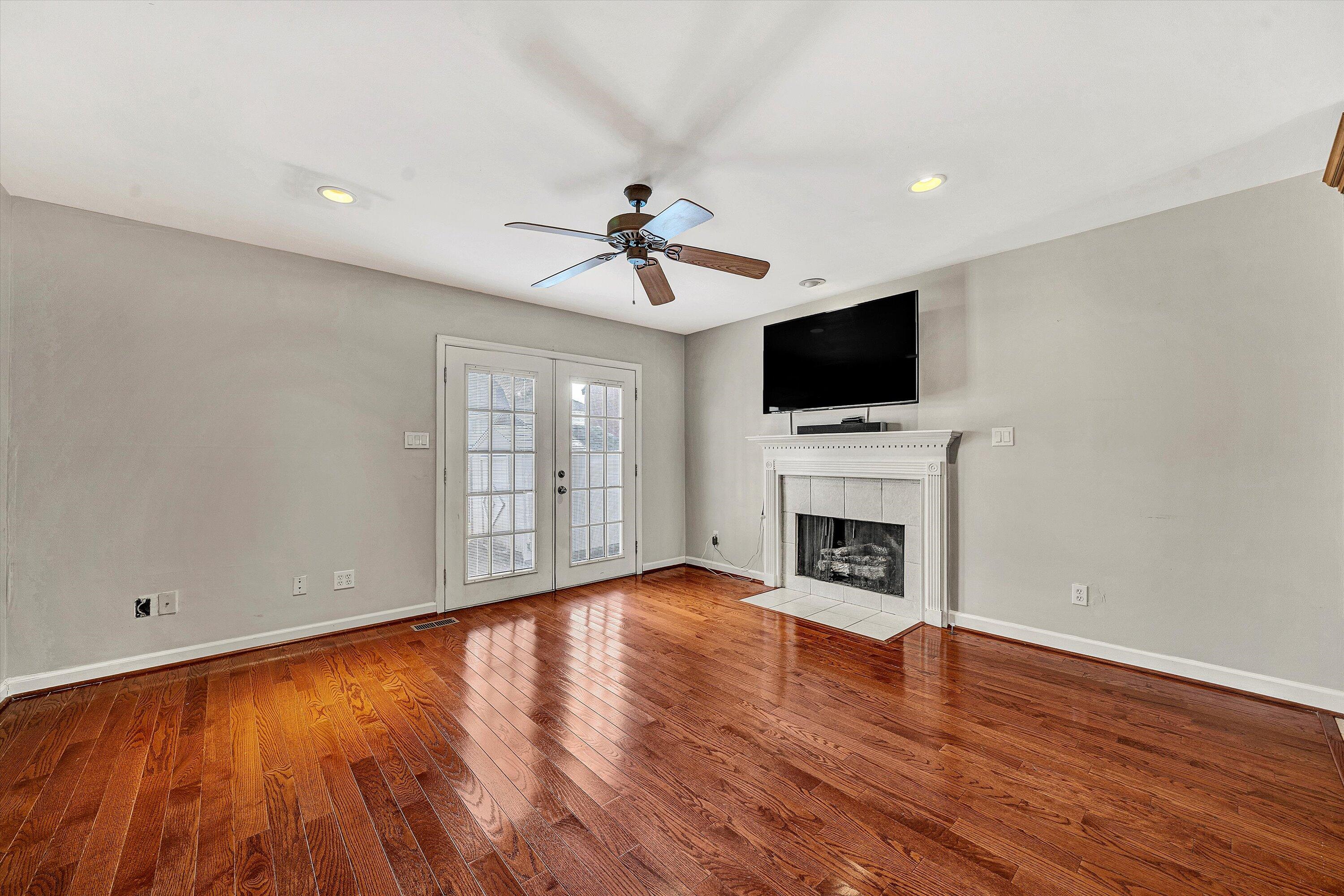 Roanoke, Virginia 24015, United States, 3 Bedrooms Bedrooms, ,2 BathroomsBathrooms,Residential,Pending,28100