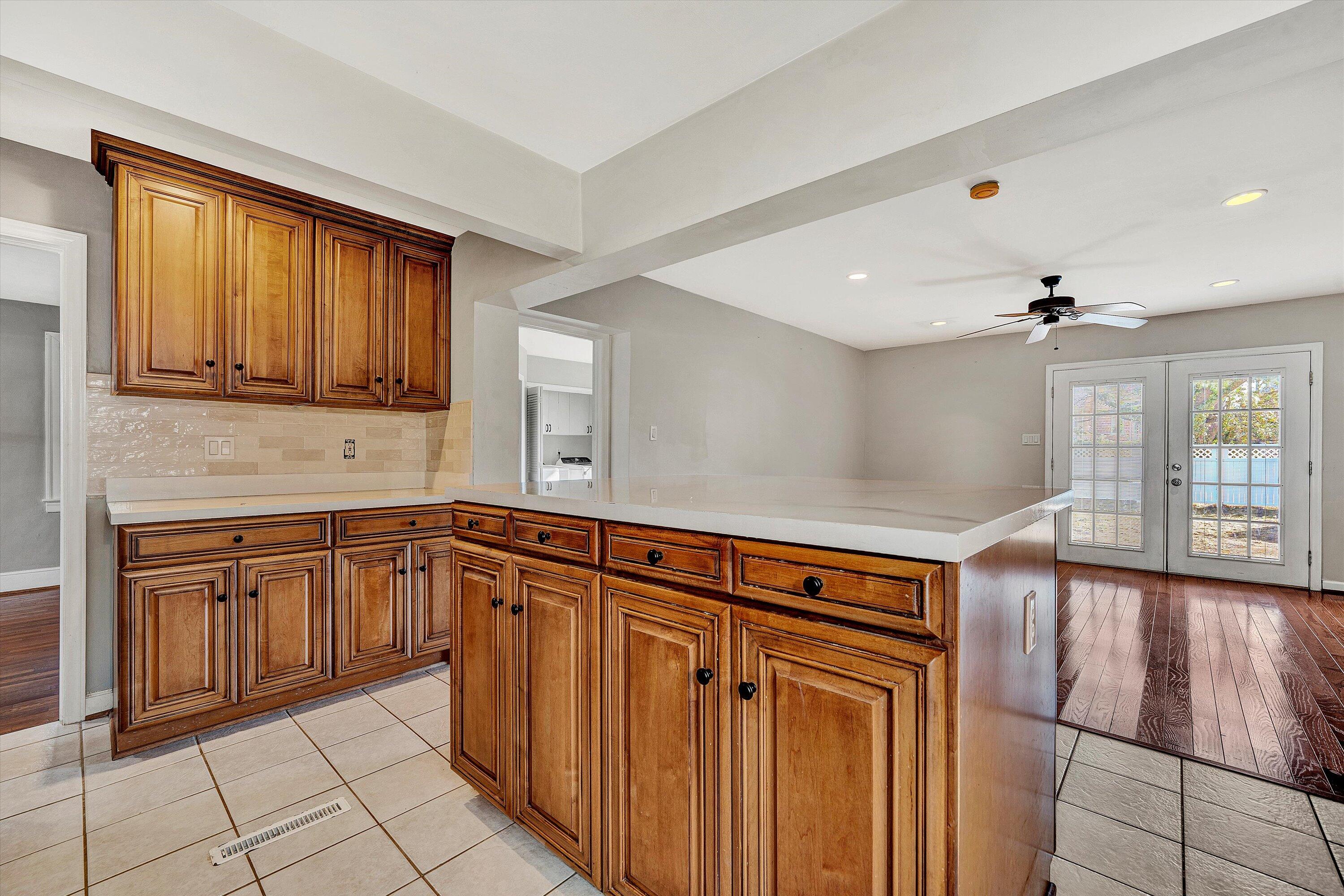 Roanoke, Virginia 24015, United States, 3 Bedrooms Bedrooms, ,2 BathroomsBathrooms,Residential,Pending,28100