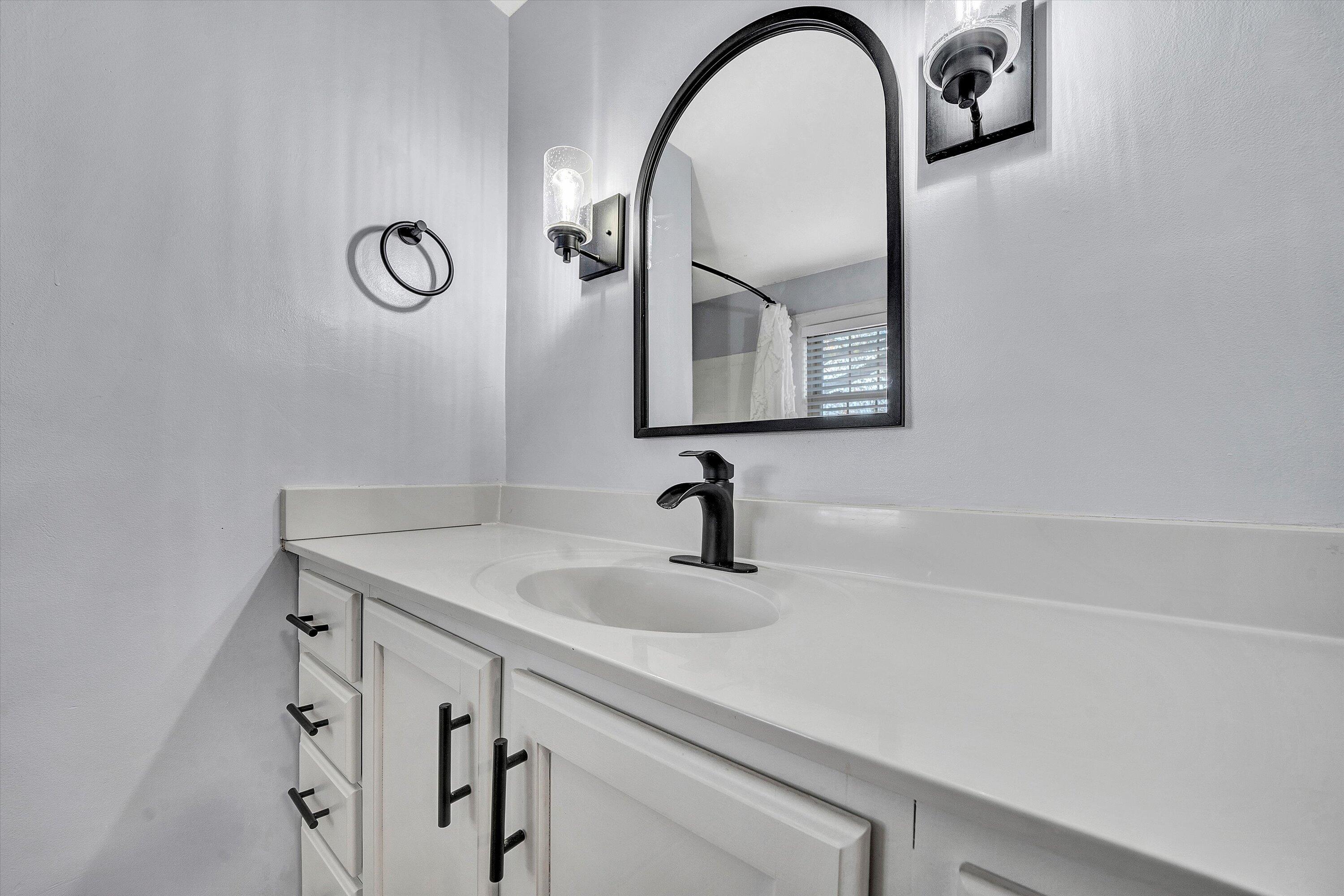 Roanoke, Virginia 24015, United States, 3 Bedrooms Bedrooms, ,2 BathroomsBathrooms,Residential,Pending,28100