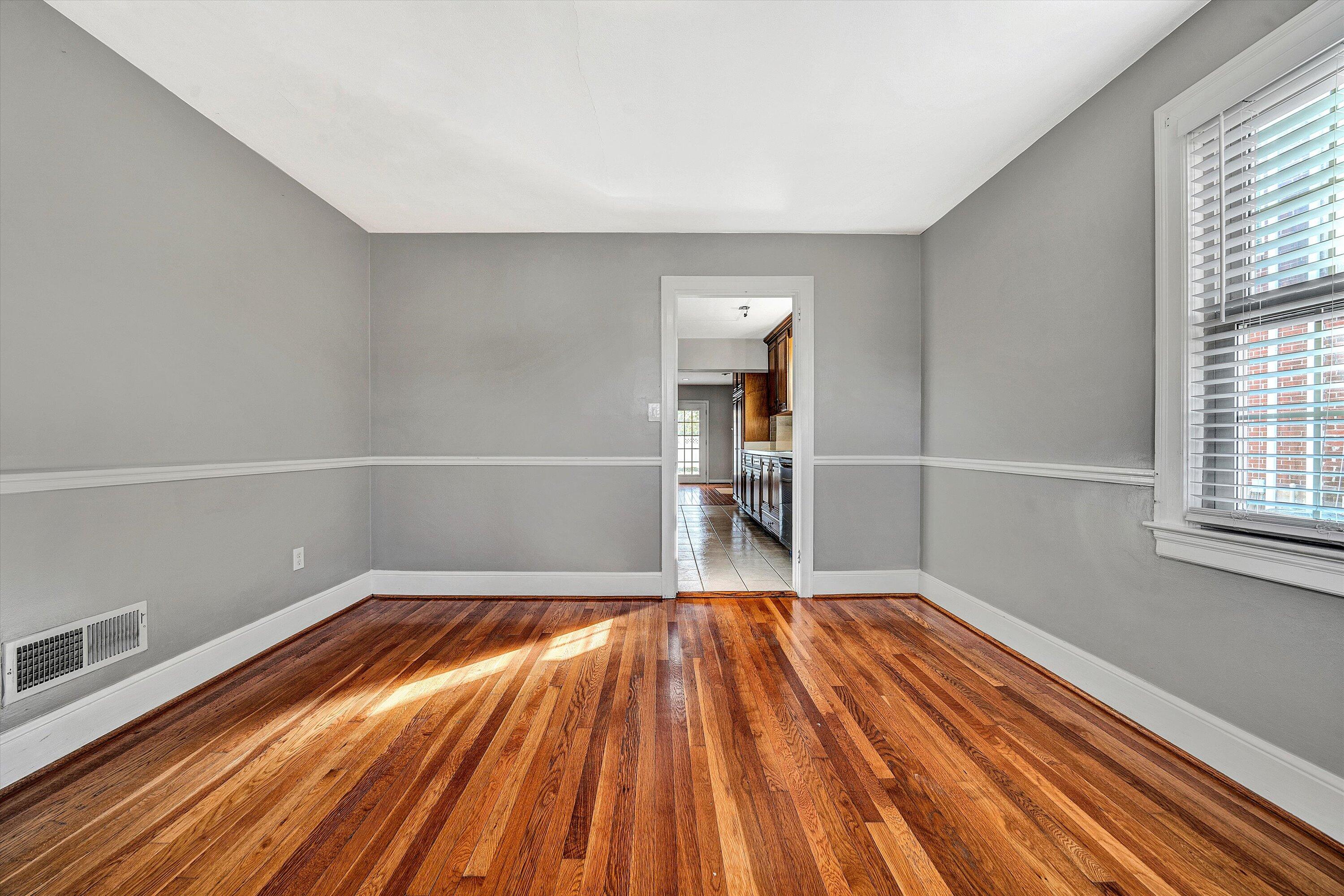 Roanoke, Virginia 24015, United States, 3 Bedrooms Bedrooms, ,2 BathroomsBathrooms,Residential,Pending,28100