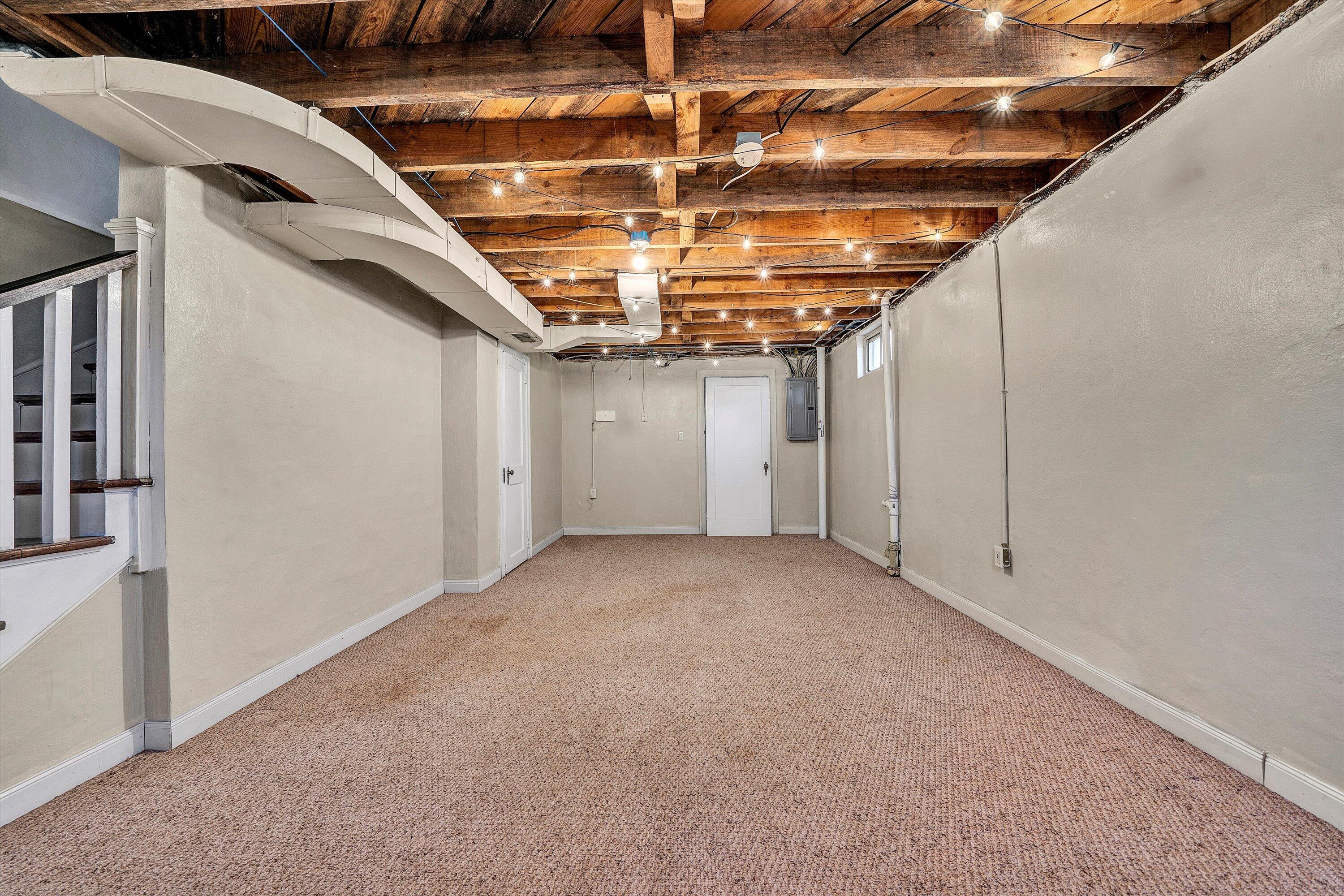 Roanoke, Virginia 24015, United States, 3 Bedrooms Bedrooms, ,2 BathroomsBathrooms,Residential,Pending,28100