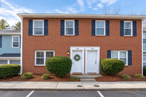 Townhouse For Rent - 148 Clover Valley Cir<br/> Blacksburg, VA 24060