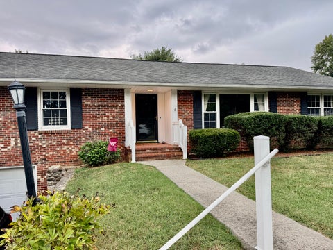Homes For Rent - 5412 Stoneybrook Dr<br/> Roanoke County, Roanoke, VA 24018