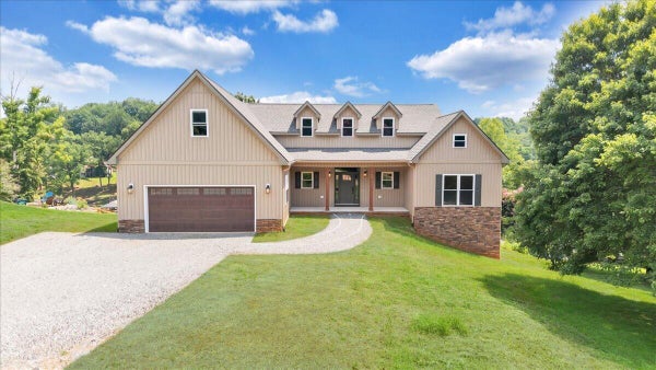 371 LAKE VIEW PT, GLADE HILL, VA 24092 - Image 06204b3c40b3b74eaba4820deeb14fd3/1264373403