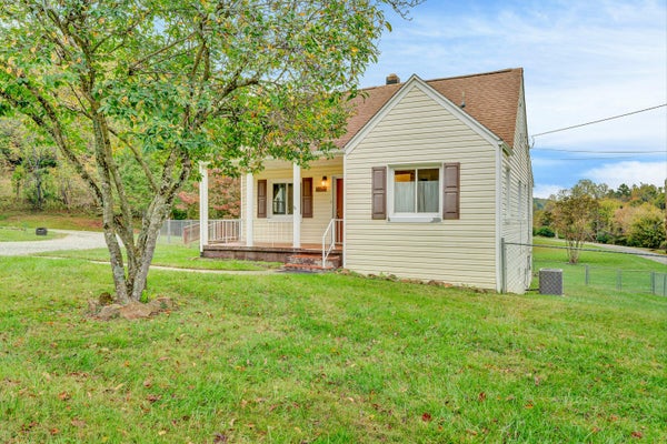 7010 BUCKEYE RD, ROANOKE, VA 24018 - Image 069b0fa7ea5a39014e08ec7f40ab209a/3741090717