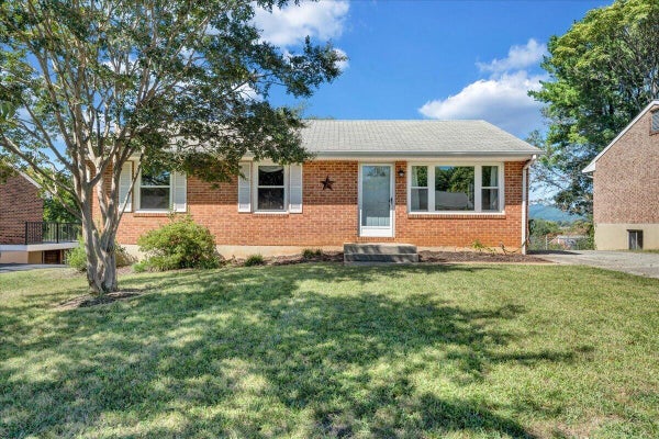 4746 PENNSYLVANIA AVE NE, ROANOKE, VA 24019 - Image 07efb5e06eb325e1060ff2a837f5e99b/1281328879