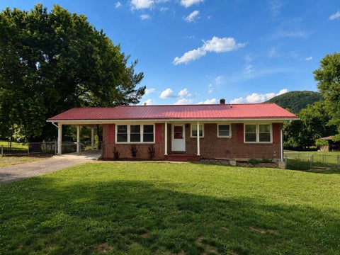 Homes For Sale - 410 Winding Way<br/> Covington City County, Covington, VA 24426