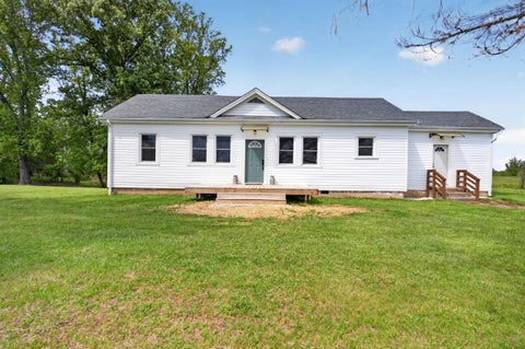 Homes For Sale - 5089 Crab Orchard Rd<br/> Huddleston, VA 24104