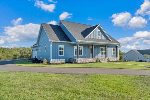 Homes For Sale - 27 Smokehouse Rd<br/> Franklin County, Moneta, VA 24121
