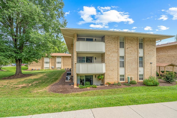 5260 CROSSBOW CIR UNIT 18C, ROANOKE, VA 24018 - Image 0dceedc7ec3cfe757fc0ea50b01556c3/3487245572