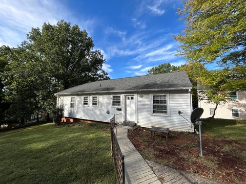 Homes For Rent - 819 Duke Of Gloucester St #819<br/> Roanoke, VA 24014