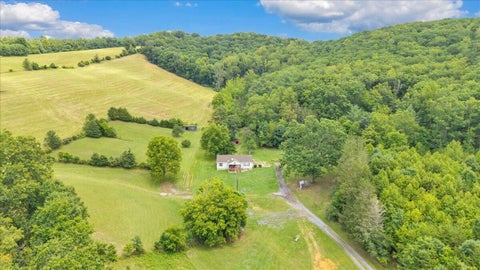 Homes For Sale - 211 Wild Grass Ln<br/> Lexington, VA 24450