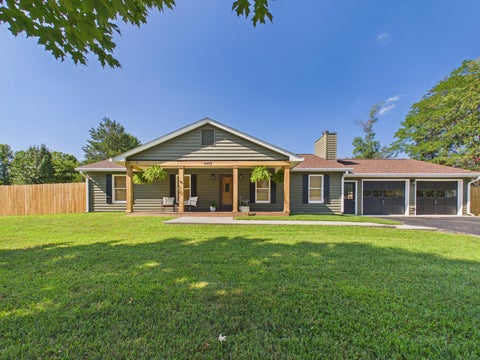 Homes For Sale - 3458 Bradshaw Rd<br/> Salem, VA 24153