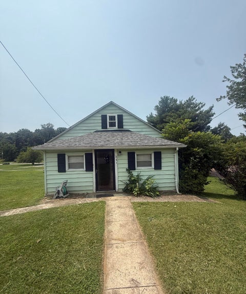 Homes For Sale - 221 Craig Ave<br/> Roanoke County, Vinton, VA 24179