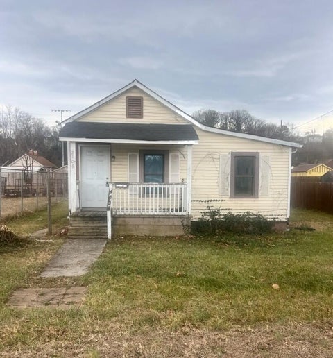 Homes For Sale - 2106 Russell Ave<br/> Roanoke City County, Roanoke, VA 24015