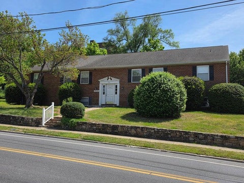 Apartment For Rent - 301 E Cleveland Ave #6<br/> Vinton, VA 24179