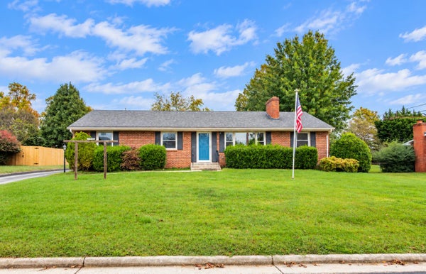 4419 FONTAINE DR, ROANOKE, VA 24018 - Image 4051912e3edbe32ceded4c35e67ee78d/558754032