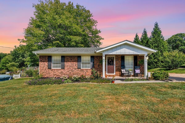 180 CLEARVIEW DR, ROCKY MOUNT, VA 24151 - Image 4349863c1f44b4df06bb57b5a9da330c/4027718010