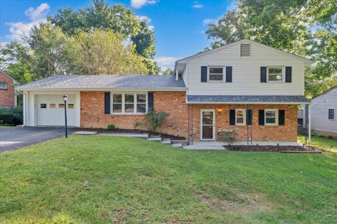 Homes For Sale - 3308 Kenwick Trl<br/> Roanoke, VA 24018