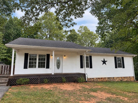 Homes For Sale - 1106 Ellis Ln<br/> Moneta, VA 24121