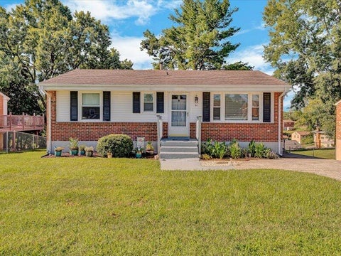 Homes For Sale - 611 E Augusta Ave<br/> Vinton, VA 24179