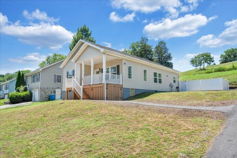 Homes For Sale - 2912 Vinyard Ave<br/> Roanoke City County, Roanoke, VA 24012